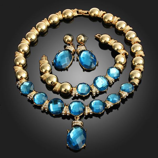 MYSTERIOUS BLUE SWAROVSKI CRYSTAL MATCHING SET